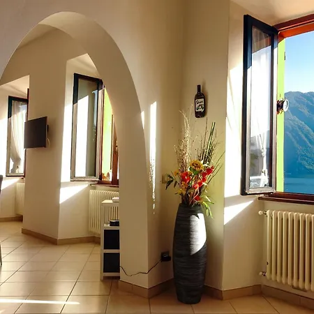 Rita's Window: Front With View * Mezzegra