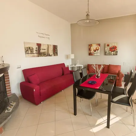 Rita's Window: Front With View