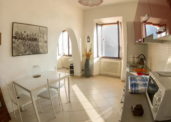 Rita's Window: Front With View Διαμέρισμα *