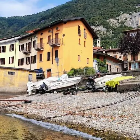 Rita's Window: Front With View