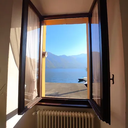 Rita's Window: Front With View Apartment Mezzegra