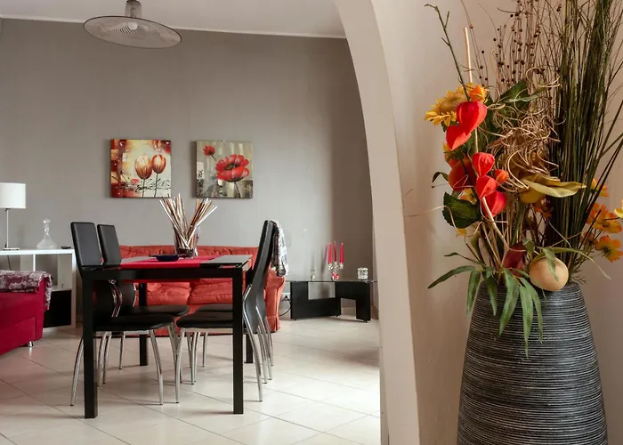 Rita's Window: Front With View