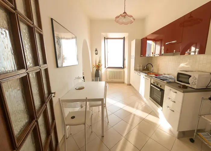 Rita's Window: Front With View *