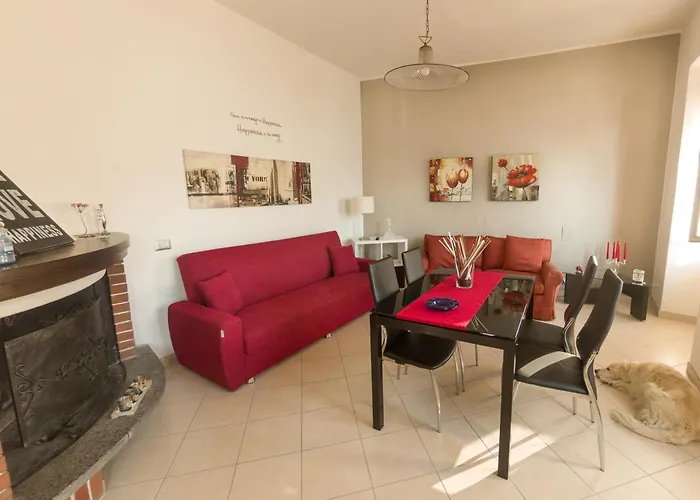 Rita's Window: Front With View