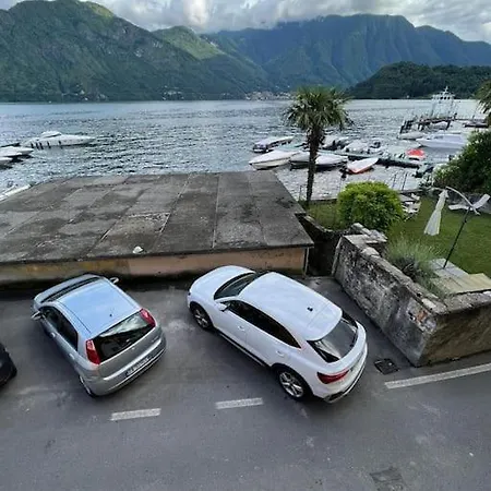 Rita's Window: Front With View