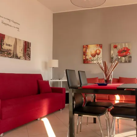 Appartement Rita's Window: Front With View *