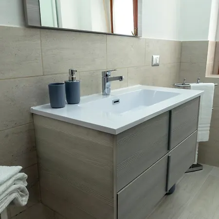 Rita's Window: Front With View Mezzegra