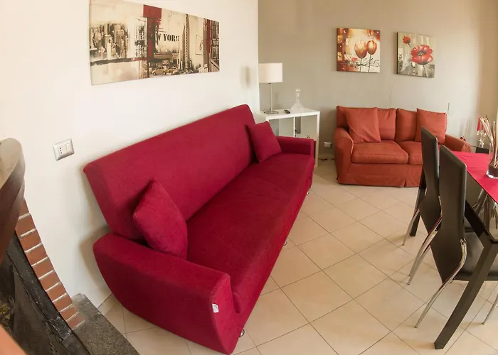 Rita's Window: Front With View Mezzegra