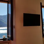 Rita's Window: Front With View Appartement *