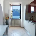 Rita's Window: Front With View *